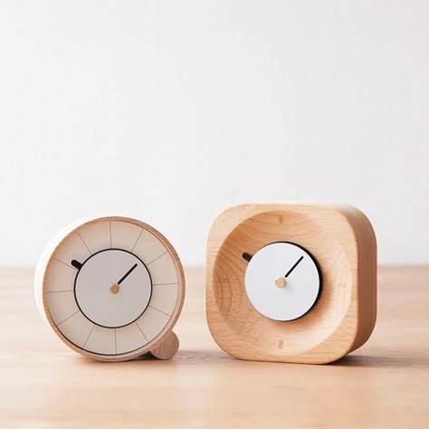 Modern Birch Wood Table Clock Table Clock Design, Digital Table Clock, Wooden Clocks, Desk Clocks, White Clocks, Inspired Interiors, Cool Clocks, Diy Wooden Projects, Table Clocks