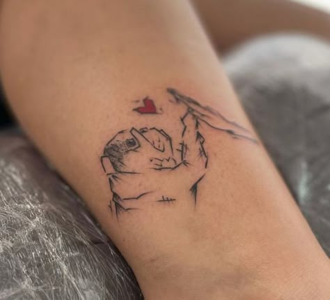 Bulldog Fine Line Tattoo, Dog High Five Tattoo, Creative Dog Tattoos, English Bulldog Tattoo Ideas, American Bulldog Tattoo, Bulldog Tattoo Ideas, Veterinarian Tattoo, English Bulldog Tattoo, French Bulldog Tattoo