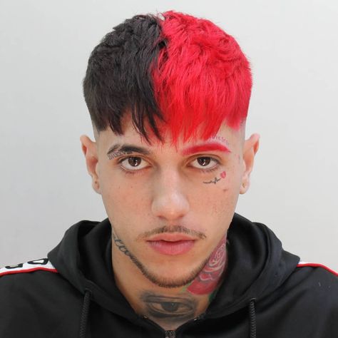 Hairstyle by @silvapeluquero Model Men Hair Colors Ideas, Man Hairstyle Color, Mens Fashion Color Hair, Mens Colored Hair Ideas, Men Hair Color Ideas, Men Colored Hair, Colored Hair Men, Hair Color Ideas Men, Piercings Men