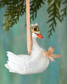 Cody Foster & Co Hearldry Swan Christmas Ornament 12 Days Of Christmas Tree, Goose Decor, Flamingo Craft, Dove Ornaments, Cody Foster, Christmas Sparkle, Romantic Christmas, Christmas Idea, Warm Christmas