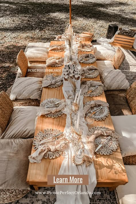 Boho Picnic Wedding, Luxury Picnic Setup, Picnic Party Decorations, Picnic Setup, Budget Birthday, Neutral Earth Tones, Luxury Picnic, Teepee Party, Picnic Theme