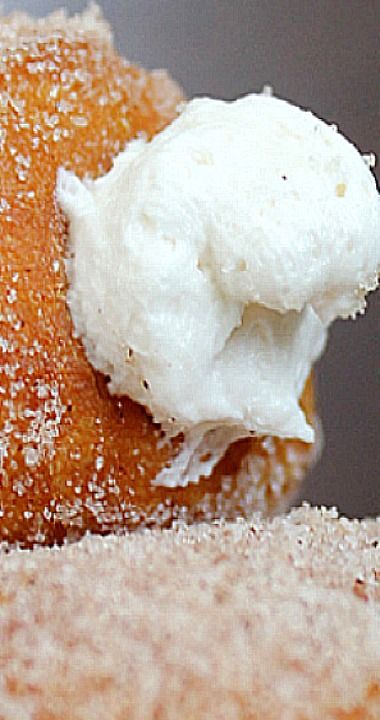 Cream Filled Doughnuts Donut Recipes, White Cream Donut Filling, Vanilla Creme Filling, Creme Filled Donut Recipe, Cream Filled Donut Recipe, Cake Chart, Cream Filled Donuts, Bread Cinnamon Rolls, Vanilla Cream Filling