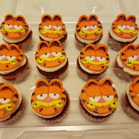 Garfield Cupcakes, Garfield Cake, Mary Birthday, Cat Cupcakes, Good Cartoons, Orange Cat, Cartoon Cat, Themed Cakes, Lasagna