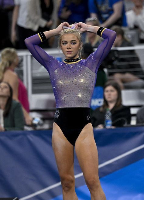 Olivia Dunne Gymnastics, Livvy Dunne, Lsu Gymnastics, Olivia Dunne, Gymnastics Leos, Gym Leotards, Nadia Comaneci, Gymnastics Photos, Female Gymnast