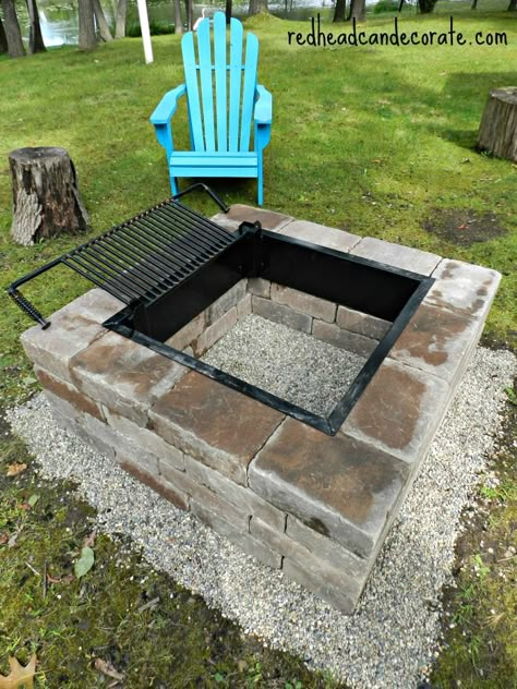 Easy Diy Fire Pit, Diy Fire Pit Ideas, Bbq Backyard, Diy Outdoor Fireplace, Brick Fire Pit, Fire Pit Kit, Fire Pit Furniture, Backyard Seating, Fire Pit Grill