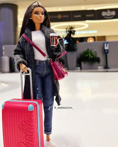 Travel Barbie, Barbie Scenes, Barbie Travel, Barbie Room, Diva Dolls, Barbie Family, Barbie Style, Fashion Barbie, Valley Of The Dolls