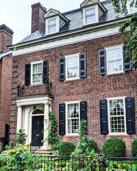 Colonial Revival Interior, Richmond Apartment, Fantasy Future, American Castles, Cottage Lake, Georgian Architecture, Virginia Homes, Outdoor Decorating, Colonial Revival