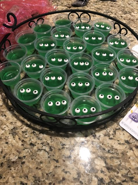 Space Theme Jello Shots, Space Jello Shots, Alien Halloween Party Food, Sci Fi Birthday Party, Diy Alien Party Decorations, Alien Party Favors, Area 51 Party Ideas, Et Themed Birthday Party, Saturn Birthday Party