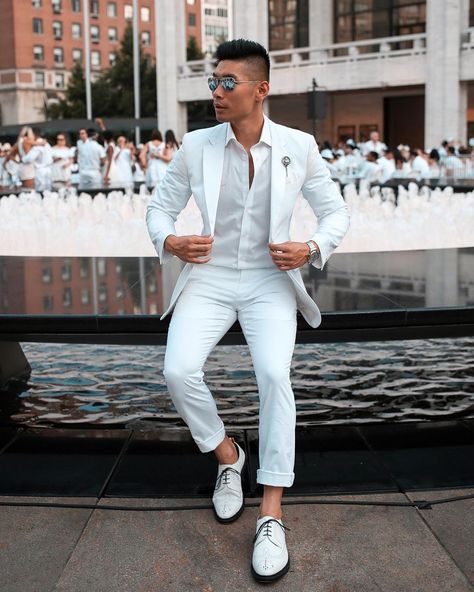 The first rule of Diner en Blanc is: You do not talk about #DinerEnBlanc  Rocking all white for this secret dinner party  @dinerenblancnyc #dinerenblancnyc . http://ift.tt/10fRvFt  #LevitateStyle All White Mens Outfit, Dinner Outfit Men, White Party Attire, Gentlemen Club, Rp Outfits, All White Party Outfits, White Outfit For Men, White Attire, White Party Outfit