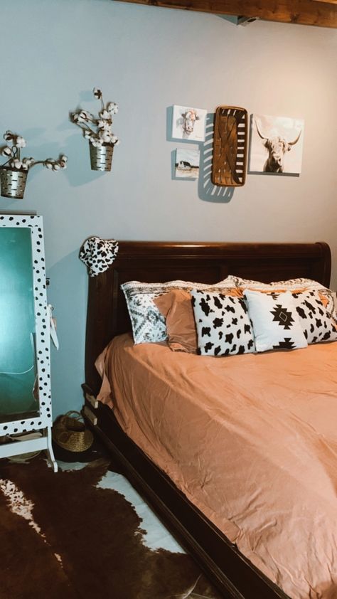 Girls Western Bedroom, Decor Guest Bedroom, Trendy Room, Western Bedroom, Western Home, Western Homes, Bedroom Black, Western Home Decor, Western Decor