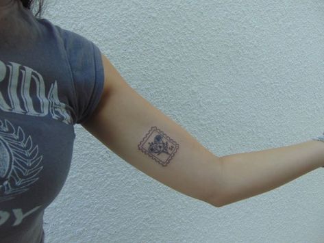 Bouquet Flower Tattoo, Birth Flower Bouquet, Stamp Tattoo, Birth Flower Tattoos, Daisy Bouquet, Bouquet Flower, Bouquet Of Flowers, Birth Flower, Birth Flowers