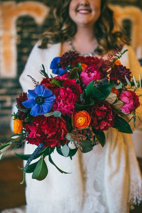 23 Gorgeous Jewel-Tone Wedding Theme Ideas For You Jewel Wedding Colors, Jewel Tone Wedding Theme, Jewel Tone Wedding Flowers, Jewel Tones Palette, Inexpensive Wedding Flowers, Wedding Flowers Wildflowers, Book Centerpieces, Wedding Theme Ideas, Moody Decor