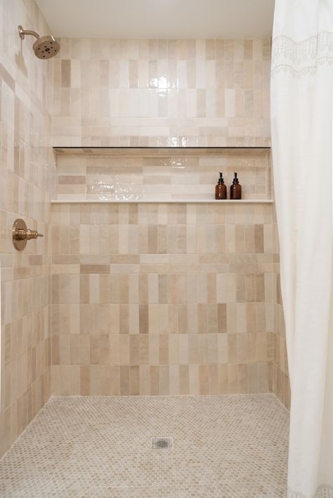 Bathroom Tile Ideas Cream Color, Ivory Shower Tile Ideas, Cream Colored Tile Bathroom, Cream Shower Tile Ideas, Timeless Bathroom Shower Tile Ideas, Tan Shower Tile Ideas, Bathroom Tile Ideas Beige, Cream Tiled Shower Ideas, Cloe Cream Tile Bathroom