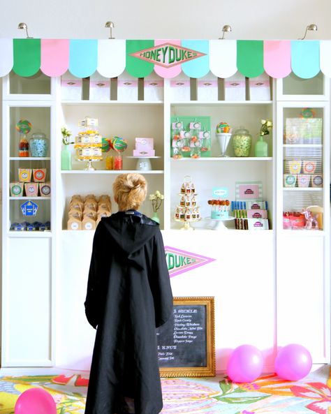 Honeydukes Birthday Party, Honey Dukes Party, Harry Potter Honeydukes Printables, Honeydukes Aesthetic, Honeydukes Printables, Harry Potter Honey Dukes Candy Bar, Honey Dukes, Honeydukes Candy, Harry Potter Trunk