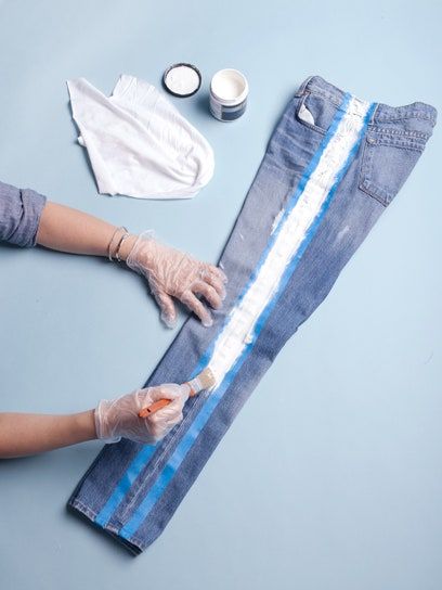 Restyle Old Clothes, Reuse Jeans, Refashion Jeans, Custom Jeans Diy, Folding Jeans, Deconstruction Fashion, Faded Blue Jeans, I Spy Diy, Denim Repair