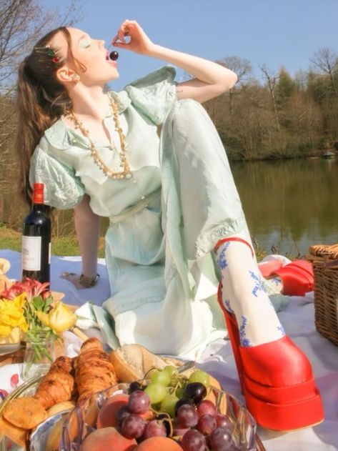 Tea Party Fashion Editorial, Ladder Model Photoshoot, Park Editorial Fashion, Food And Fashion Editorial, Editorial Picnic Photoshoot, Picnic Fashion Shoot, Picnic Fashion Editorial, Picnic Photography Ideas, Tea Party Editorial