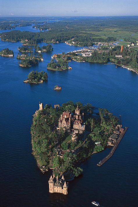 I wanna go back to thousand islands New York. If you are ever in upstate New York, you must explore this place American Castles, Boldt Castle, Alexandria Bay, North Country, Thousand Islands, Foreign Countries, Beautiful Castles, Private Island, Small Island