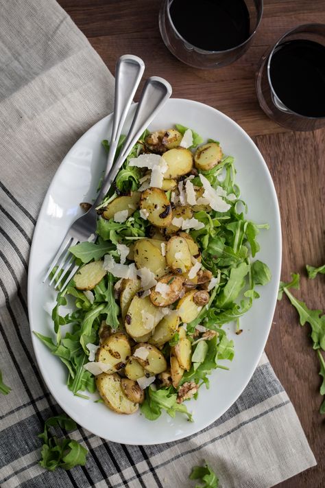 Potato Arugula Salad, Spring Dinner, Eat Salad, Arugula Salad, How To Cook Quinoa, Spring Recipes, Green Salad, Healthy Salads, Arugula