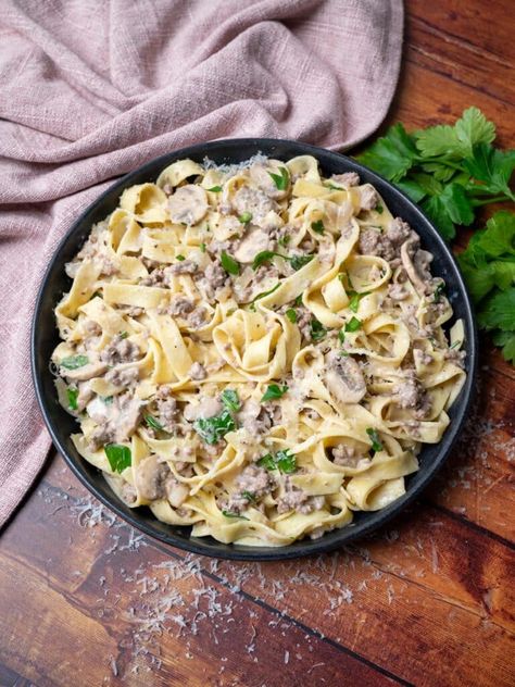 Ground Beef Alfredo – Mighty Spatula Alfredo Sauce And Ground Beef Recipes, Hamburger Fettuccine Alfredo, Hamburger Meat And Alfredo Sauce Recipes, Ground Beef Fettuccine Recipes, Creamy Ground Beef Alfredo Pasta, Ground Beef And Alfredo Sauce, Beef And Alfredo Sauce, Ground Beef Alfredo Pasta, Beef Alfredo Pasta