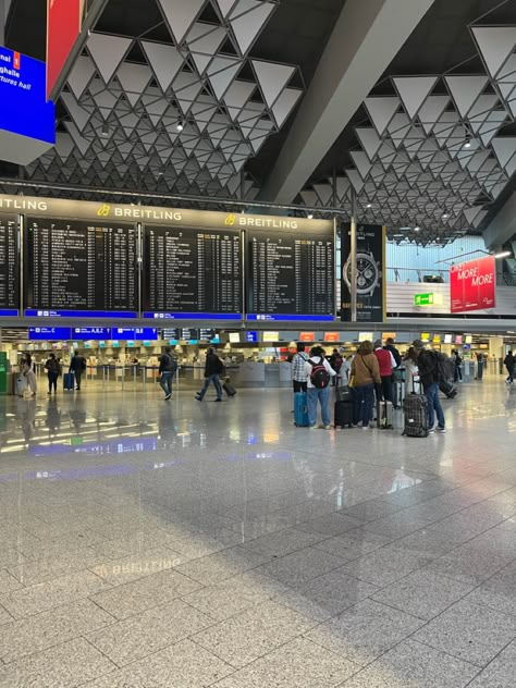 #Flughafen #airport #Frankfurt #FrankfurtFlughafen #travel Frankfurt Germany Airport, Germany Airport, Stuttgart Airport, Frankfurt Airport, Airport Photos, Frankfurt Germany, New Photo Download, Photo Download, Vision Board