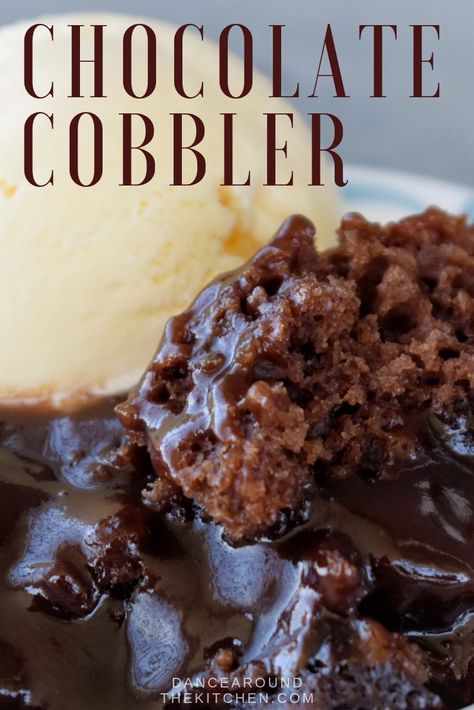 Chocolate Cobbler, Quick Dessert, Chocolate Lava, Chocolate Lava Cake, Lava Cake, Oreo Dessert, Moist Chocolate Cake, Cobbler Recipes, Lava Cakes