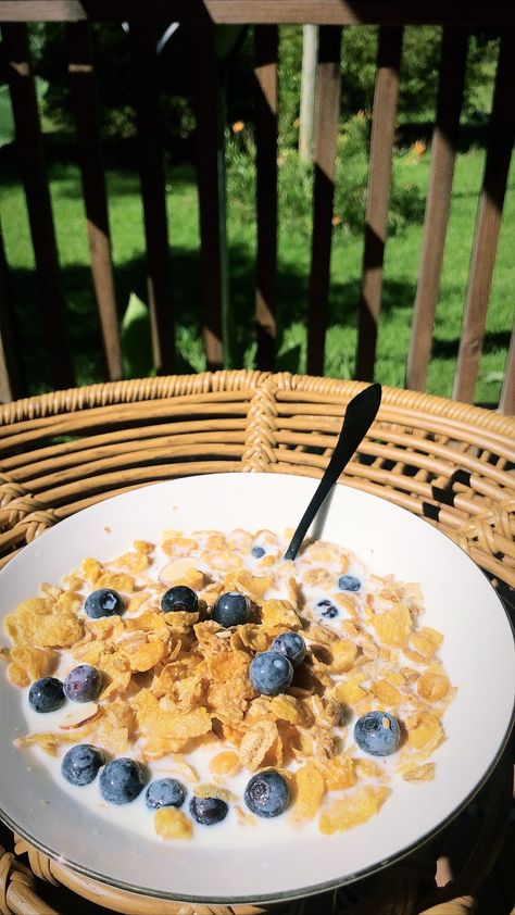 #FreshBlueberries #Blueberries #Cereal #HoneyBunchesOfOates Blueberry Cereal, Cereal Bread, Blueberry Breakfast, Breakfast Cereal, Frozen Blueberries, Aesthetic Stickers, Blueberries, Ingredients Recipes, Cereal