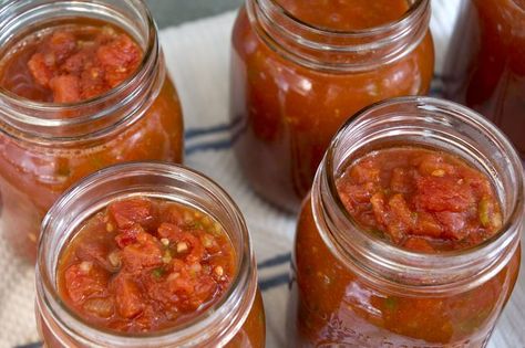 Cold Pack Tomatoes Canning, Cold Canning, Cold Pack Canning, Canned Salsa Recipes, Canning Salsa, Home Canning Recipes, Canning Vegetables, Preserve Food, Easy Cold