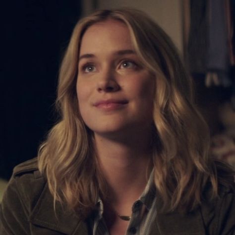 Janet The Good Place, Guinevere Beck, Donovan Patton, Sarah Mcdonald, Elizabeth Lail, Sarah Elizabeth, Beck, Queen Elizabeth, Celebrity Crush