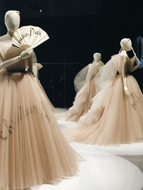 Houte Couter, Dior Designer Of Dreams, Fashion Exhibition, Christian Dior Designer, Haute Couture Gowns, Dior Designer, Famous Fashion, Couture Gowns, Fashion Industry