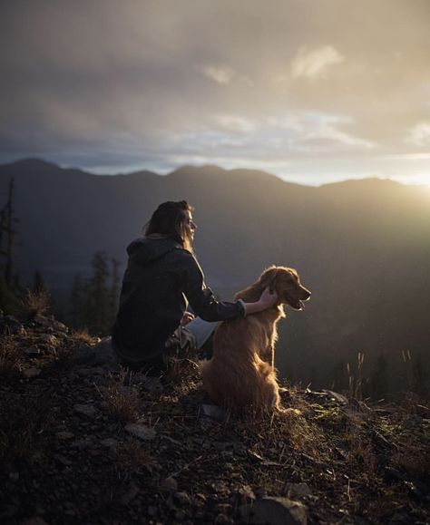 Adventure With Dog, Hiking With Dog, Woman And Horse, Pets Aesthetic, Hiking With Dogs, Dog Hiking, Walking Dog, Photos With Dog, Hiking Photography