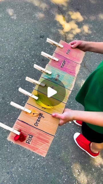 Save this activity idea for the next time you go on a walk with your kids! This DIY nature color hunt is simple to make and kids love it.... | Instagram Simple Outdoor Games For Kids, Boys And Girls Club Activities, I Preschool Activities, Outdoor Party Games Kids, Park Games For Kids, Scavenger Hunt Ideas For Kids Outdoor, Diy Board Games For Kids, Kids Games Outdoor, Outdoor Activities For Preschoolers