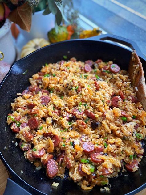 #tbt to the days when we could go to dim sum in a bustling hall and salivate at all the goodies rolled around in carts until they arrived at our table. LUCKILY making your own sticky fried rice isn’t as hard as it may seem! You could dump everything into a rice/pressure cooker OR whip it up on the stove top for a deeper flavor. Rice Pressure Cooker, Rice Cooker Recipes, Whip It, Rice Pasta, Sticky Rice, Dim Sum, Winter Food, Rice Recipes, Pressure Cooker