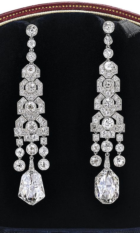 CARTIER | A SUPERB PAIR OF ART DECO DIAMOND EAR PENDANTS, 1920S. Fancy briolette and old-cut diamonds, platinum, 1920s. 7.2 cm, signed Cartier London, red Cartier fitted case. Cartier Art Deco, Famous Jewelry Designers, Jewel Drawing, Famous Jewelry, Bijoux Art Deco, 1920s Jewelry, Art Deco Jewelry Vintage, Magnificent Jewels, Cartier Earrings