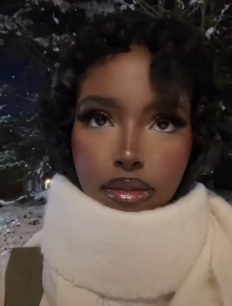 White Woman Aesthetic, Winter Makeup Black Women, Winter Makeup Routine, Angelic Makeup Black Women, Innocent Makeup Look, Glowy Angelic Makeup, Cold Girl Makeup Brown Girl, Winter Makeup Looks Natural, Angelic Makeup Look