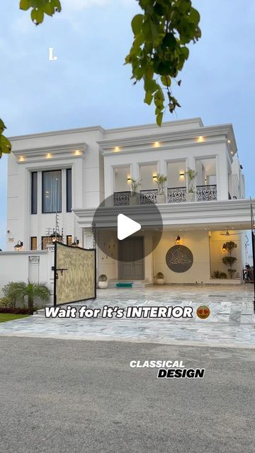 Lahore House Design, 120 Yards House Design, Classic Elevation Designs For House, Double Height Elevation Design, House Lobby Design, Pakistani House Design, House Lobby Interior Design, Inside House Design, Classic House Facade