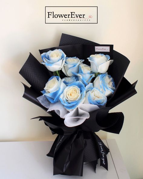 FlowerEver's signature ice blue rose wrapped in black floral paper It's an elegant choice of bouquet 💙 Would you pick this bouquet for your lover?  DM us on Instagram to order your next bouquet 😊 #nycflorist #nycflowershop #nycflowers #newyorkflowershop #nycroses #nycflower #nycbouquet #bouquetdesign #bluebouquet #bluerosebouquet #beautifulbouquet #blueroses Nyc Flower Shop, Nyc Flowers, New York Flower, Nyc Florist, Blue Flowers Bouquet, Floral Paper, Blue Bouquet, Bouquet Design, Barbie Princess