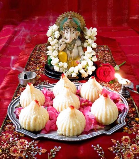 Modak Recipes - Ganesh chaturthi Indian sweets #Ganpati East Indian Food, Ganesh Pooja, Edible Gum, Modak Recipe, Jai Ganesh, Sweet Dumplings, Ganpati Decoration At Home, Ganesh Lord, Baby Ganesha