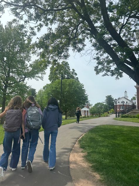 Ella Katherine Boarding School, Boarding School Dorms, Madeira Aesthetic, Boarding School Dorm, Boarding School Life, Boarding School Aesthetic, New England Prep, Academic Aesthetic, School Hall