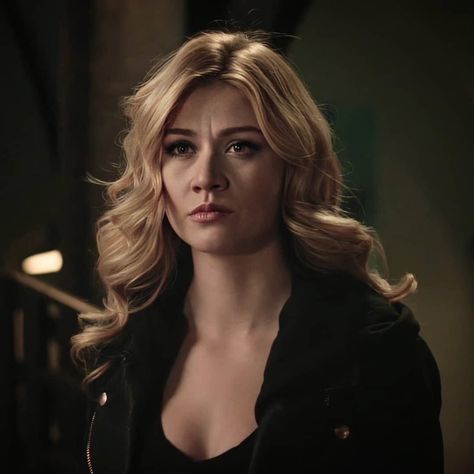 Katherine Mcnamara Mia Smoak Icons, Mia Queen Smoak, Katherine Mcnamara Aesthetic, Mia Smoak Arrow, Katherine Mcnamara Shadowhunters, Kat Mcnamara, Clary Fray, Katherine Mcnamara, Shadow Hunters