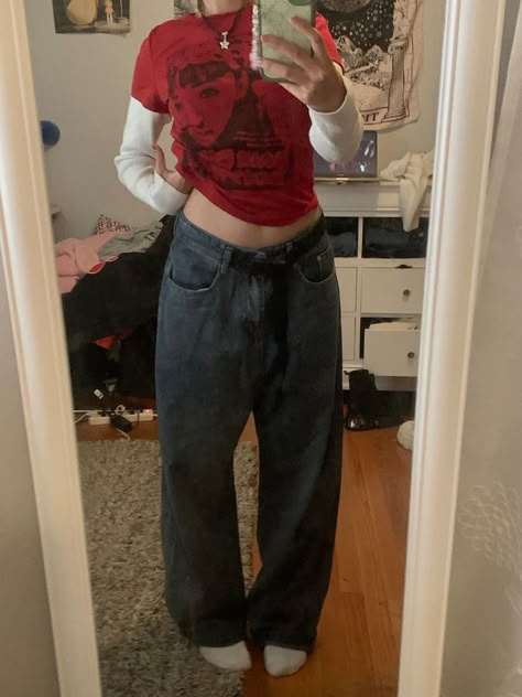 Baggy Outfit Inspiration, Off The Shoulder Grunge Outfit, Shirt Over Sweater Outfit, Grunge Outfits Baggy Jeans, Fall Outfits Skater, Skater 90s Outfit, Comfy Outfits Grunge, Skater Girl Outfits Y2k, Simple Outfits Grunge