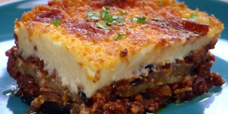 Bobby Flay's amazing lamb moussaka with spices, eggplant and veggies in a bechamel sauce. Chefs Recipes, Moussaka Recipe, Rib Rub, Dry Mixes, Pasta Fatta In Casa, Bobby Flay, Dry Rub, Top Chef, Seasoning Recipes