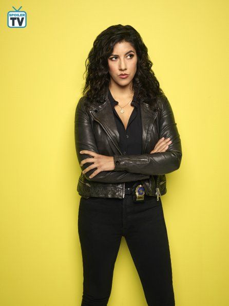 Stephanie Beatriz as (Detective Rosa Diaz) #Brooklyn99 Season 5 Rosa Brooklyn 99, Brooklyn Nine Nine Rosa, Charles Boyle, Rosa Diaz, Brooklyn 9 9, Female Detective, Stephanie Beatriz, Memes Lol, Brooklyn 99