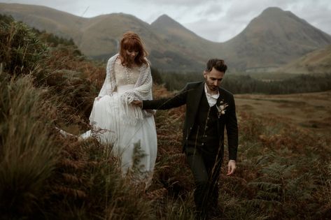 How To Elope In Scotland – Your Ultimate Guide For 2024 Scottish Wedding Dresses, Scottish Wedding Themes, Wedding Venues Scotland, Scottish Elopement, Nordic Wedding, Scotland Elopement, Pagan Wedding, Highland Wedding, Scotland Wedding