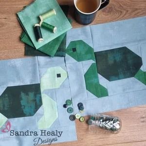 Save Turtle Quilt Block, Beach Themed Quilts, Sea Turtle Quilts, Turtle Quilt, Nautical Quilt, Quilt Square Patterns, Animal Quilts, Quilt Baby, Quilting Rulers