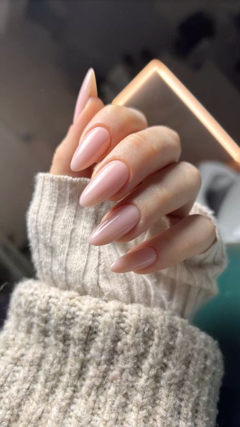 Pink Nails Light, Milky Pink Nails, Nude Pink Nails, Nails Light Pink, Pink Nails Ideas, Milky Pink, Festival Outfits Rave, Nails Chrome, Light Lilac