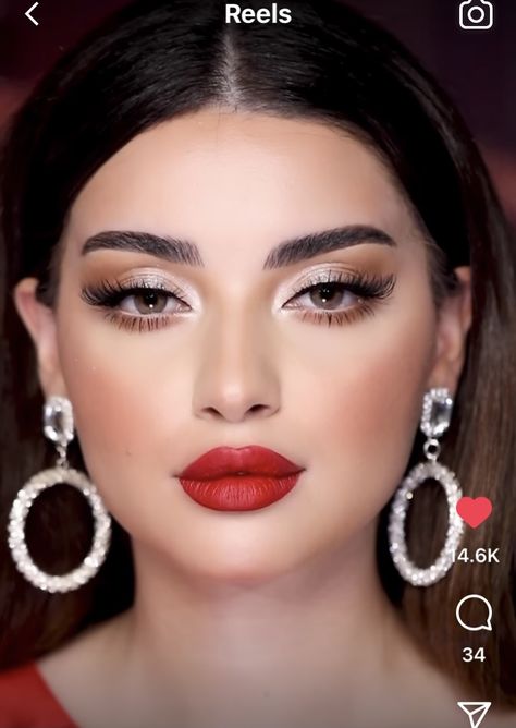 Elegant Red Makeup, Simple Eye Makeup For Red Dress, Red Dress Makeup Looks Simple, Makeup For Red Dress Wedding, Makeup For Sensitive Eyes, Bridal Makeup Red Lips, Subtle Eye Makeup, Quick Eye Makeup, Red Lipstick Makeup Looks