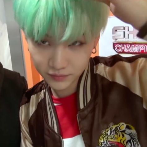 Yoongi Icon, Mint Hair, Pre Debut, Instagram Feed Ideas, Best Rapper, Min Suga, Daegu, Bts Yoongi, Green Hair