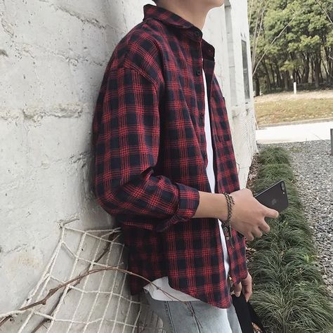 Casual Plaid Shirt, Streetwear Spring, Kemeja Lelaki, Style Indie, Red Plaid Shirt, Clothes Korean Style, Hong Kong Style, Plaid Shirt Men, Mens Plaid