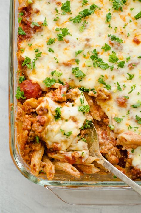 Hearty Baked Penne Pasta Recipe. An easy, kid-friendly dinner idea. Great for large groups too. Makes a great freezer meal. #freezermeal #bakedpasta #largebatch #largefamily #pennepasta Easy Dinner For Large Group, Dinner For Large Group, Baked Penne Pasta Recipes, Beef Freezer Meals, Baked Penne Pasta, Penne Pasta Recipes, Baked Penne, Large Group Meals, Healthy Freezer Meals