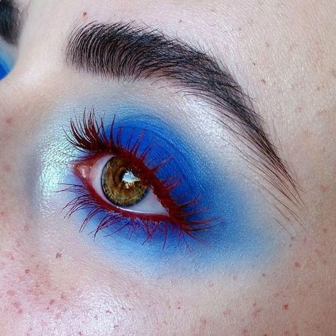 Red Mascara, Editorial Make-up, Makeup Silver, Maquillage On Fleek, Blue Smokey Eye, Artist Makeup, Linda Hallberg, Makeup Tutorial Eyeshadow, Trendy Makeup